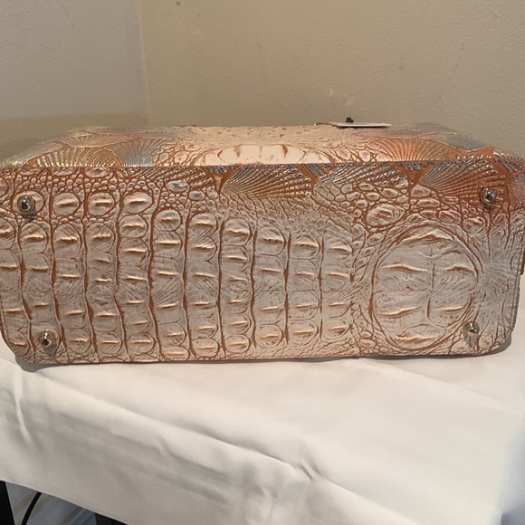 🍇🍒HOST PICK 🍇🍒 Brahmin Bondi Collection Large Seashell Print Duxbury Sat… - Picture 4 of 16